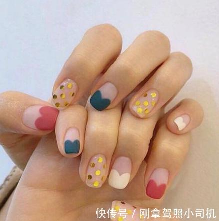 美甲|有气质的女人,通常都做这几款美甲,简约大方,清新感十足