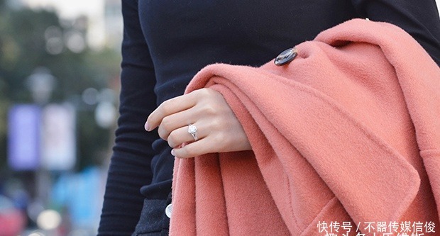 小拇指|钻戒有哪些戴法?不同手指的戴法有着不同的意义,分别是什么?