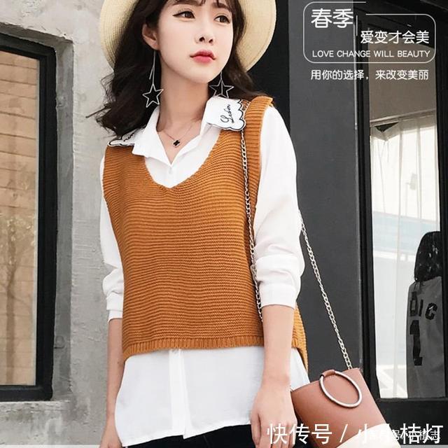 简约的针织马甲,百搭的款式,演绎着秋天里的美好与慵懒