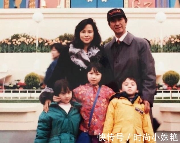 美人|陈婉珍年轻时是大美人,挽起长发穿印花旗袍显高贵,67岁时依然美