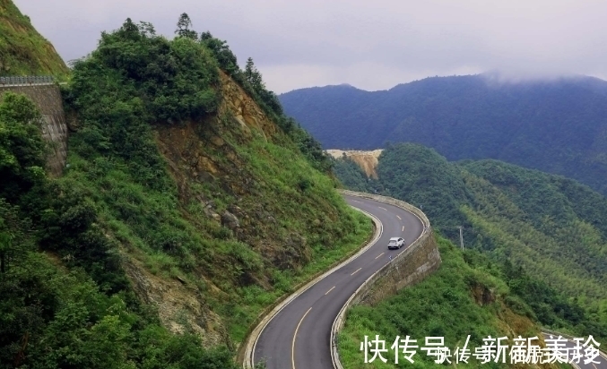 三清山|三清山毗连的怀玉山，自驾一次云端最美天路，感受壮丽雄奇的风景