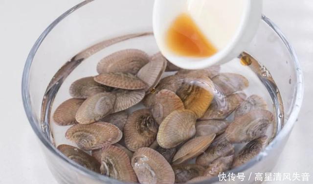搞定|蛤蜊酿虾滑做法,简单一蒸香绝了,不会做菜的人都能搞定