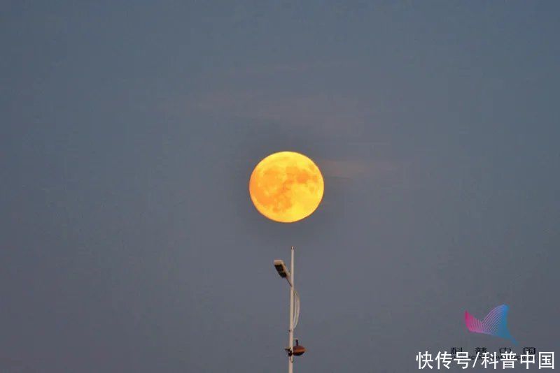 月亮 就在今天，超级红月亮+月全食！错过再等一年