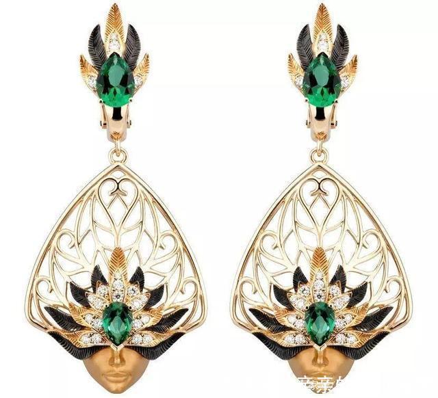 将童话故事的场景用首饰来诠释,如此有温度的珠宝,充满异域神话