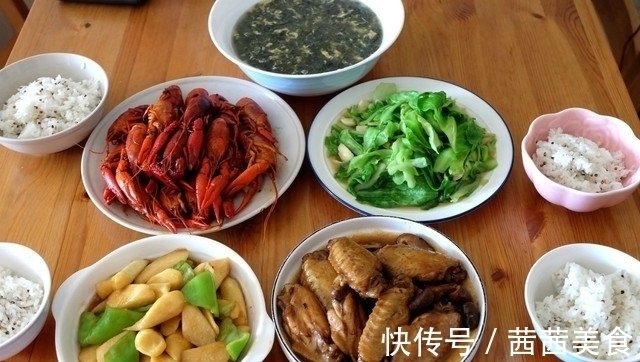 普通人家的家常午餐,四菜一汤一主食,做法简单,家人爱吃