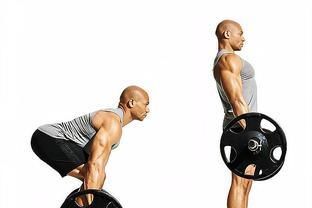 哑铃|每天十五分钟，使用一对哑铃练出好身材，避免肌肉受到伤害