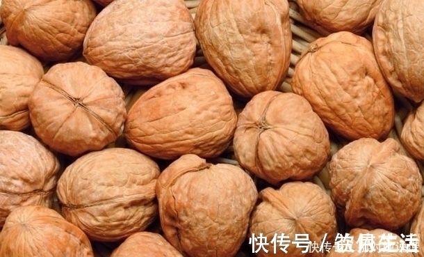 核桃|核桃生吃还是熟吃好什么时候吃最营养营养师给出了,详细解答