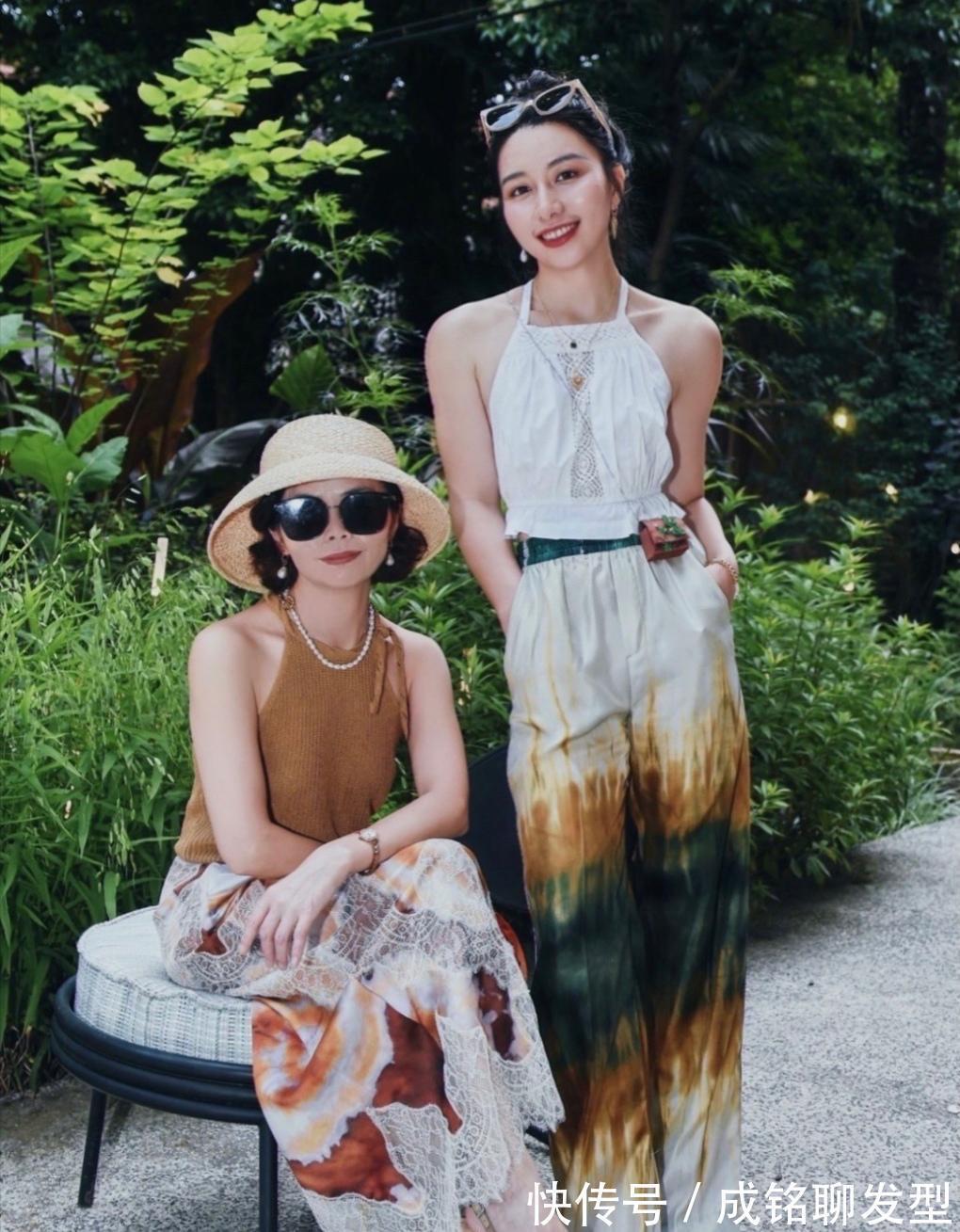 女儿|年过半百也美得耀眼!这位阿姨的穿搭值得学习,和女儿同框如姐妹