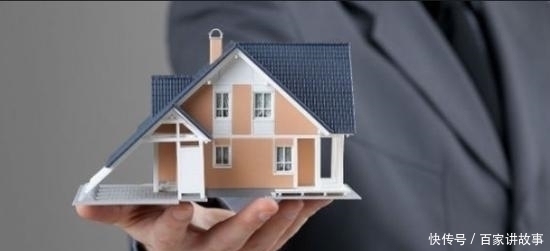 小钱|游点好笑!收手机的新方式,一抓一个准!这老师怕是柯南看多了?