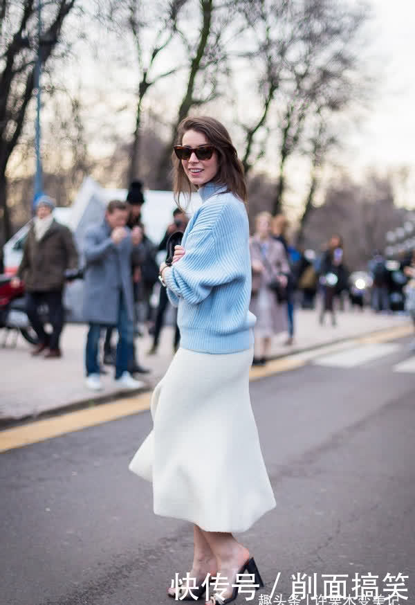 女人过了55岁,这4种“裙子”再流行也别穿,难看还拉低档次