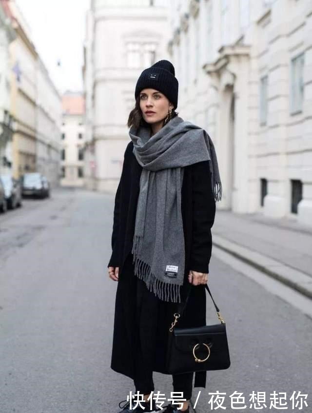 系法|喜欢穿大衣的女人,围巾建议这些“时髦系法”,脸都偷偷小一圈
