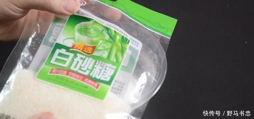 小苏打|小苏打和白糖加在一起,作用太棒了,解决了很多家庭的烦恼,很实用