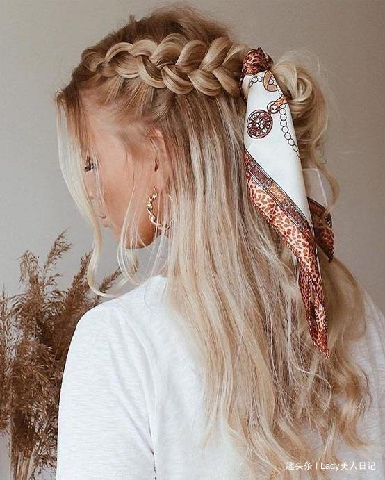 蝴蝶结 手残党想要的3种减龄发型,随便一扎都是少女感,换个发型更年轻