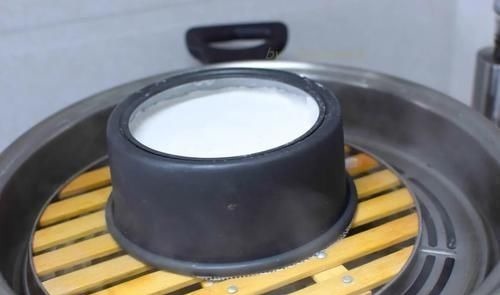 这个小点心,不用揉面不用发酵,一搓一蒸就做好,咸口米糕真好吃