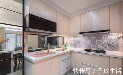 主卧|一百三十平装修案例丨一层一层剥开你的心,一点一点发现家的美