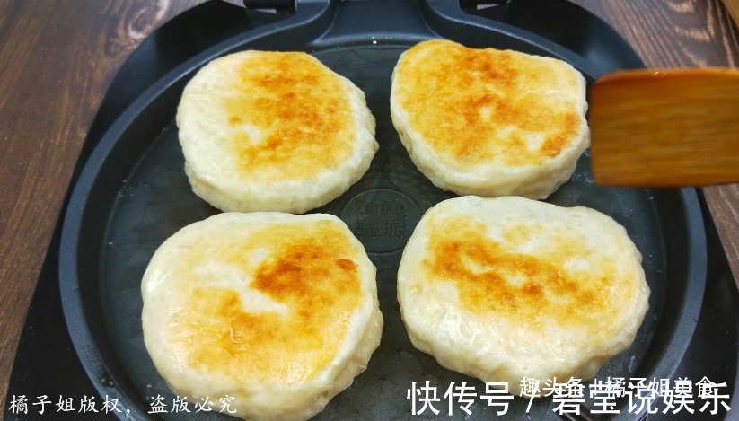 这个饼的做法火了,蓬松柔软,北方人三天两头吃,南方人也喜欢