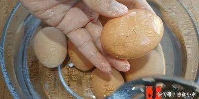 制作五香茶叶蛋有窍门,步骤详细,香味十足,一次能吃10个