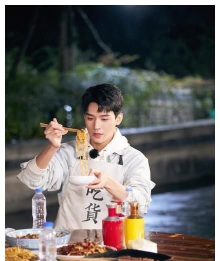 姚安娜|龚俊姚安娜加盟中餐厅5，姚安娜再遭网友吐槽：公主会做菜？