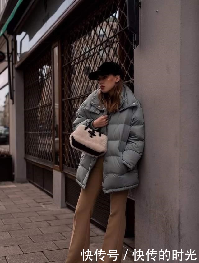 白色|冬季,羽绒服建议多穿这4种“颜色”,不仅时尚耐看,还特温暖