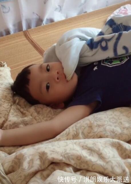 孩子|被娃“盘”7年的衣服火了,丢了就拼命,每天闻着才能入睡