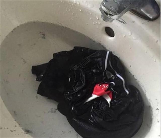 新买的衣服要不要先洗再穿听服装老板说完,才知错了很多年