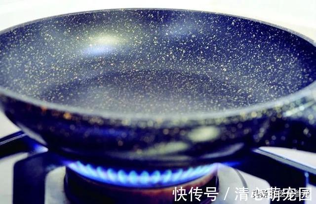 小技巧|小技巧：使用不粘锅时，一定要注意这几点，否则早早坏了太可惜