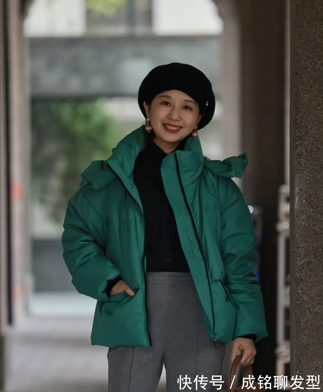 腰带 五十岁的女人穿羽绒服,千万别犯这三个错误,掉档次又容易显老