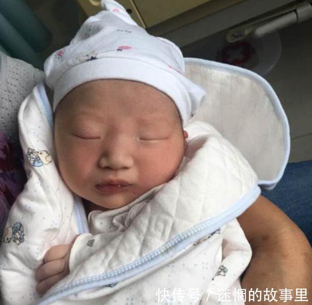 隐性基因|新生儿出生7天还不肯“睁眼”,父母忧心忡忡送医院,遭医生取笑