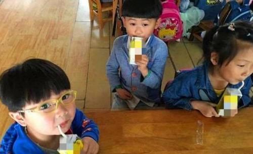 营养|4种“假牛奶”列入黑名单,没营养还浪费钱,不少家长还成箱买