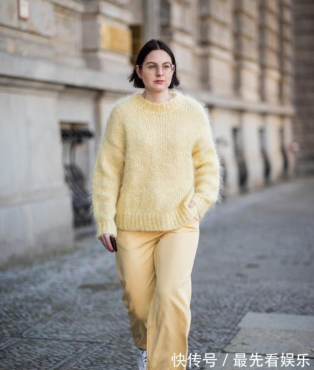 毛衣 毛衣百搭也不能随便穿,穿对了才是真时髦,几种穿搭法则快来看看!