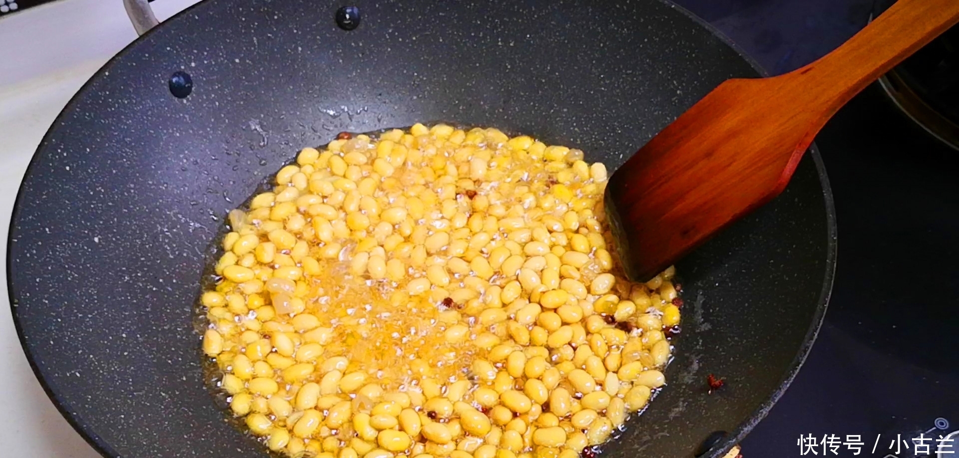 辣椒酱别再买着吃了,简单5步在家做,香辣下饭又卫生,3分钟学会