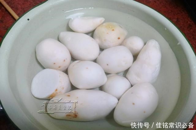 不管有钱没钱,只要孩子一馋就给做,常吃这碱