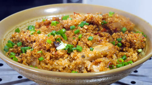 五花肉老做法，上锅蒸一蒸就出锅，一层比一层香，好吃不腻口