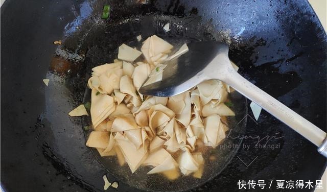 大连老两口的晚餐,简单营养,走红朋友圈,网友这吃法太美了!