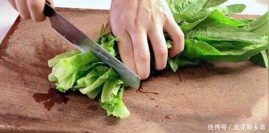 咸香|粤菜豆豉鲮鱼油麦菜怎么做好吃注意这3点,脆嫩爽口,咸香开胃