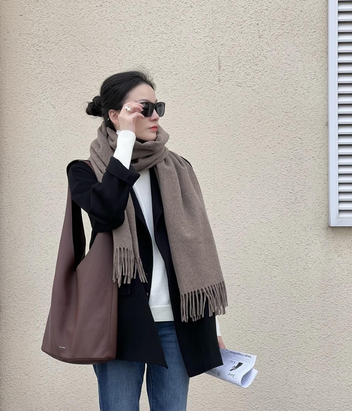 脖颈处|冬季围巾怎么搭才好看?掌握这4种方式,不光保暖还能提升气质感