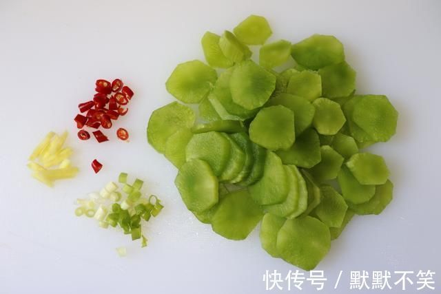 小米椒|它是“推粪机”,隔三差五吃一盘,口臭没了排出宿便,肠道变干净