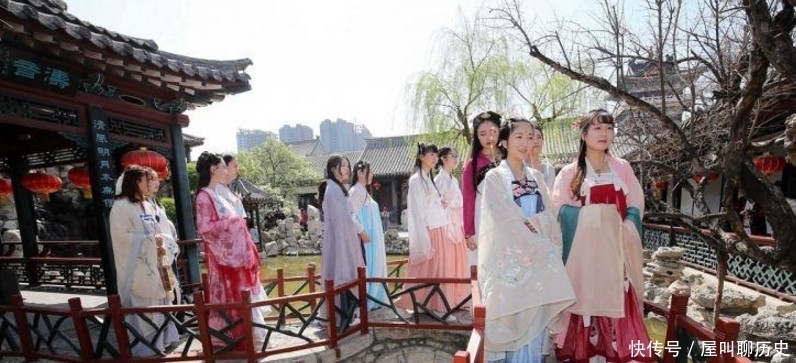 为何大家反感汉服圈？脚上穿着运动鞋，古今混搭，不算真的有文化