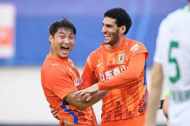 魯能青訓(xùn)|下午6點(diǎn)！上海媒體做出爭議報(bào)道：山東泰山遭質(zhì)疑，球迷吐槽聲一片