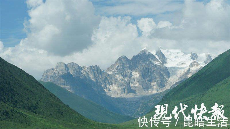 德格县|“雄鹰都飞不过的山峰”一隧洞穿，这个山坳里的小城火了