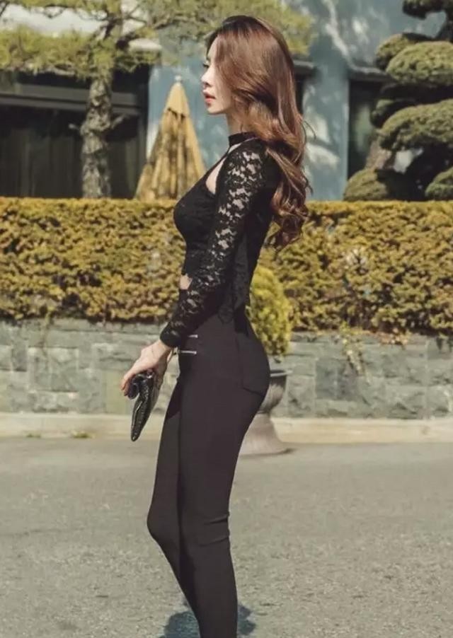 婀娜|街拍婀娜有型的紧身打底裤美女,性感时尚,打造自己不同的一面