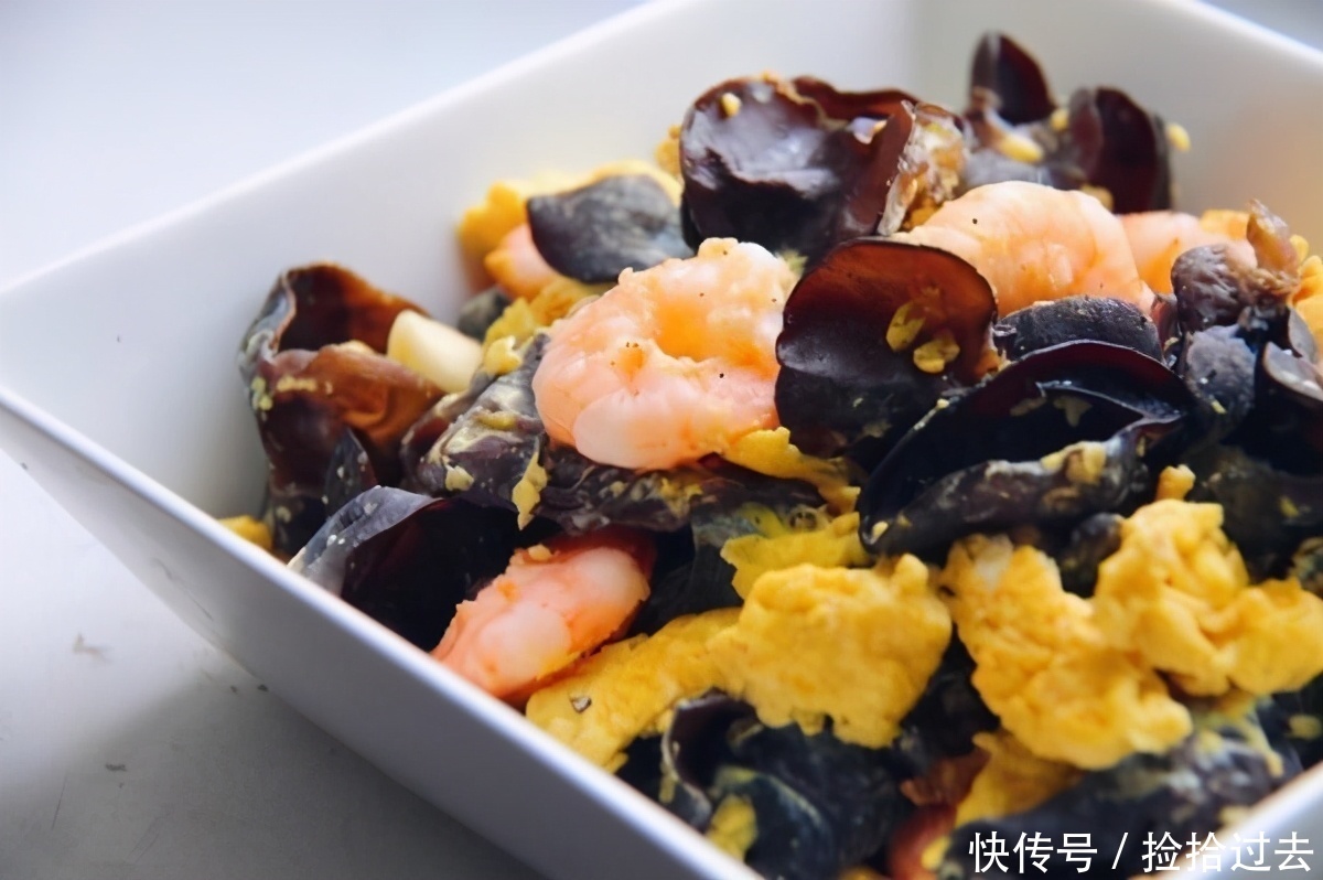 女性不想老太快，常吃以下三种美食，补水美容，益气养血，试试看