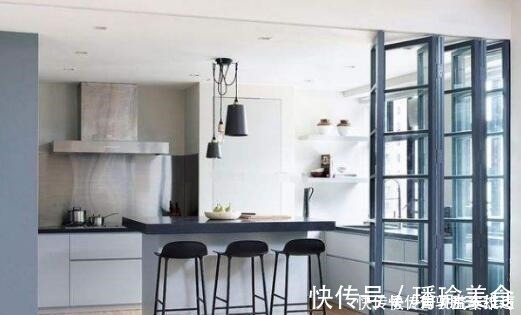 吊轨门|为什么有钱人厨房都不装推拉门头次见这种设计,真的太聪明了!