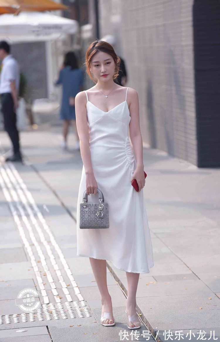 穿搭 超显高的短款连衣裙穿搭,着装风格洋气大方,清凉时尚