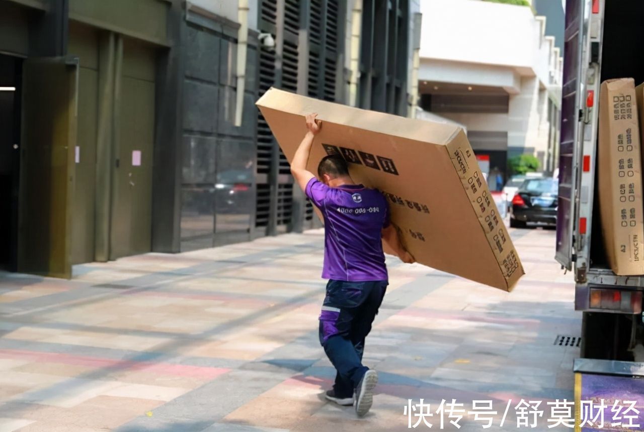 快递公司|没人“送货上门”了,派费却涨了?快递员抱怨不赚钱,钱去哪了