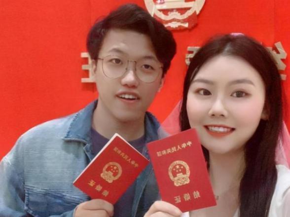 天生一对|“天生一对”结婚证火了,看到夫妻名字后,工作人员:第一次遇见