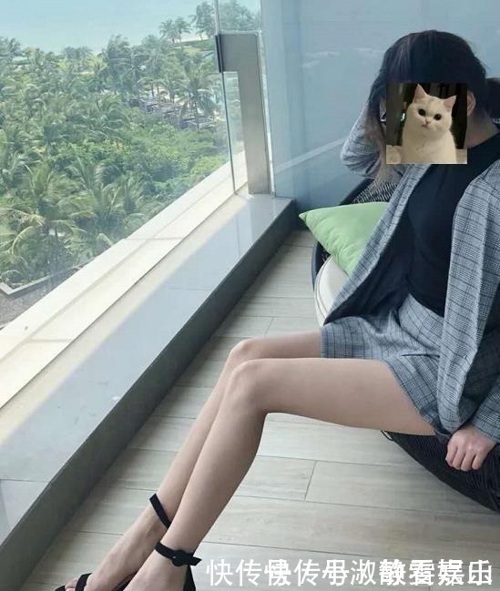 一字带的高跟鞋太绝了,不管在什么场合,穿上它基本都不会踩雷