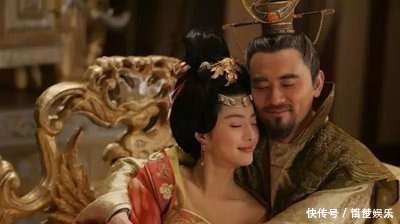 唐玄宗@李白最肉麻的一首诗,赤裸裸地吹捧杨贵妃,其中两句成为千古名句