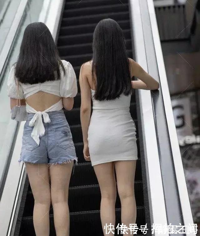 悠远|忙里偷闲，伴着美丽，白色挂脖清凉穿搭营造一种如莲花般温柔悠远
