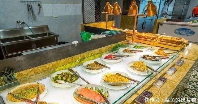 食物|去吃自助餐时,建议别吃3种食物,餐厅老板直言一看就是懂行的